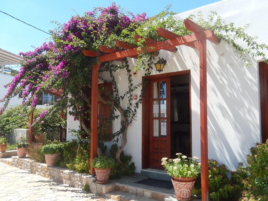 Deidamia Hotel Skyros Exterior photo