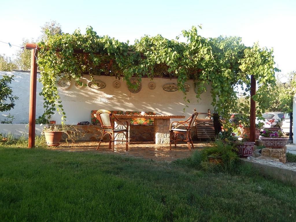 Deidamia Hotel Skyros Exterior photo