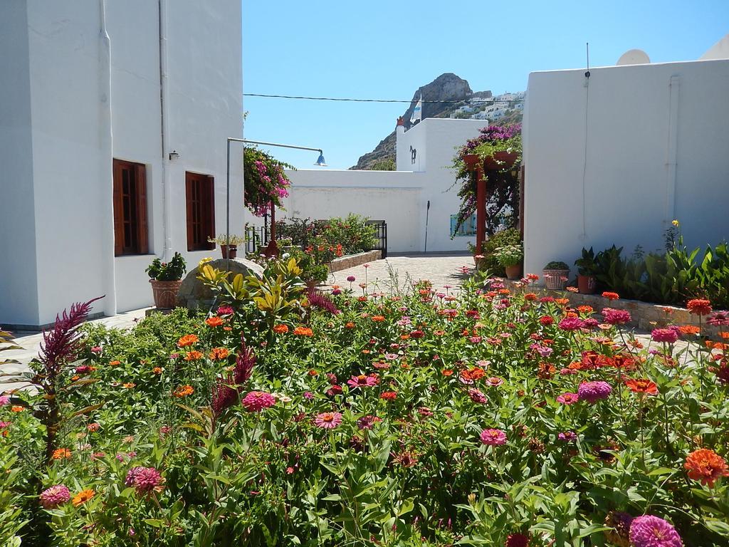 Deidamia Hotel Skyros Exterior photo