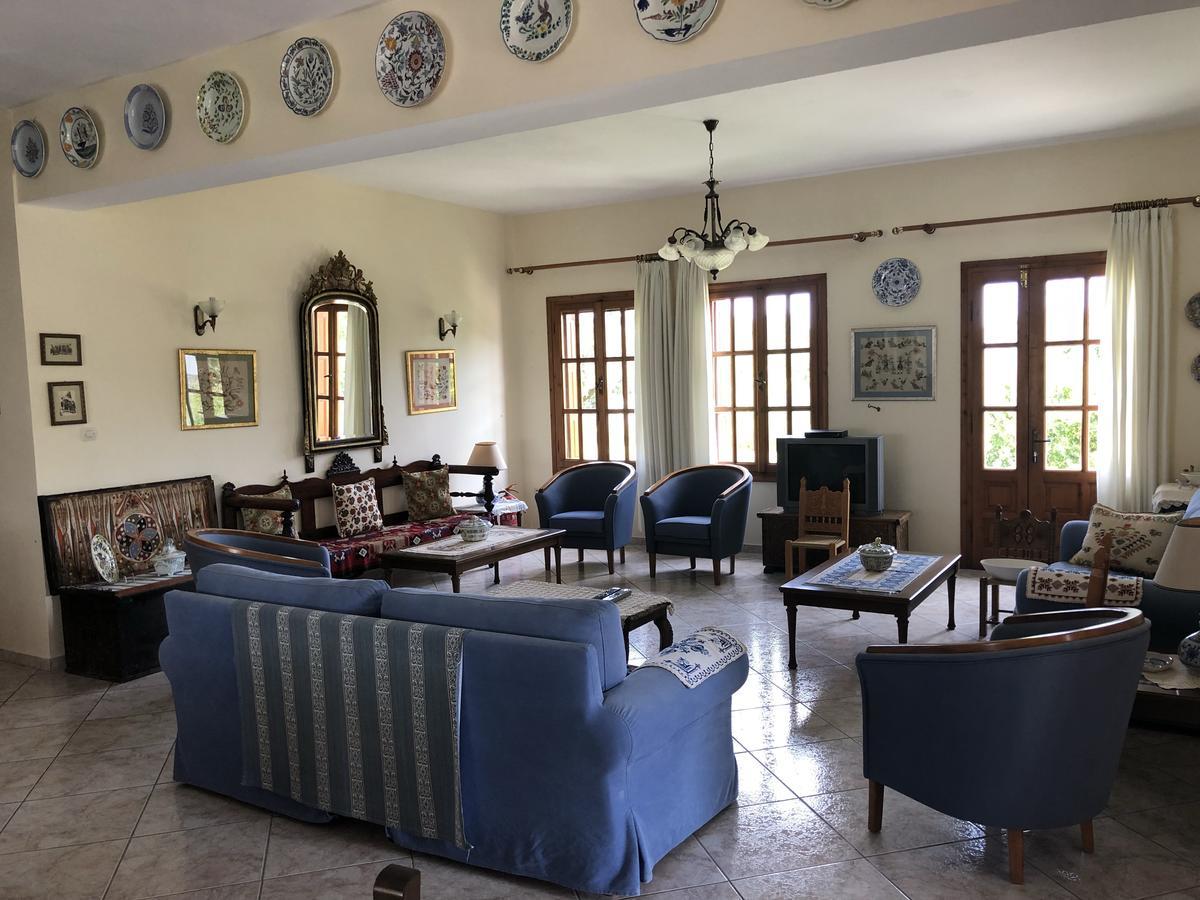 Deidamia Hotel Skyros Exterior photo